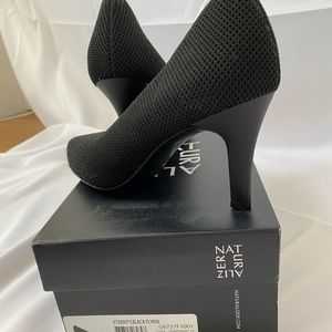 Beautiful knit pumps